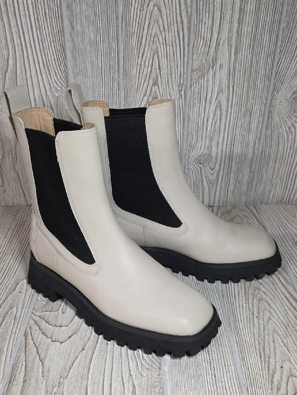 Clarks Stayso Rise Boots Ivory Leather Womens Size 7.5